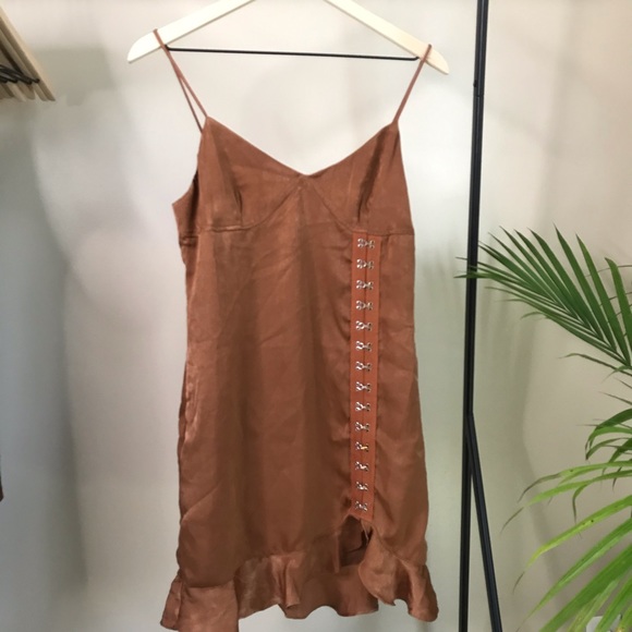Honey Punch Dresses & Skirts - NEW! HONEY PUNCH BROWN MINI DRESS